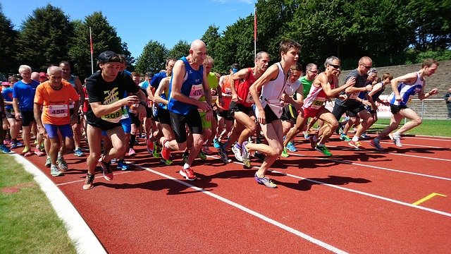 runners on track